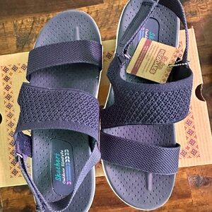 NIB Women’s Skechers Sandals - Navy